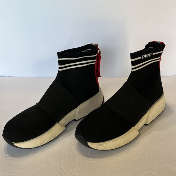DKNY Sneaker Booties Black with Red Zipper backs Size 8.5 - Picture 8 of 8
